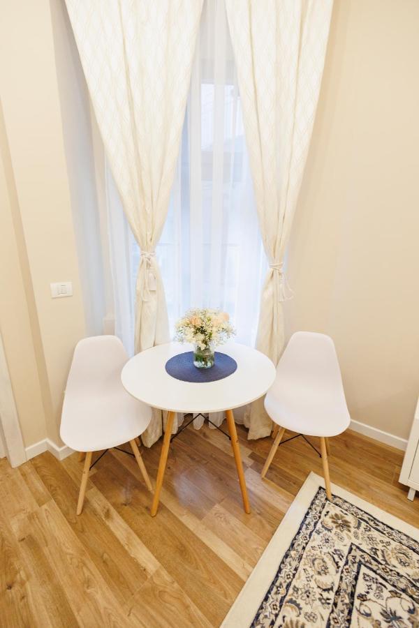 Jolie Flat In The Heart Of The City Timisoara Esterno foto